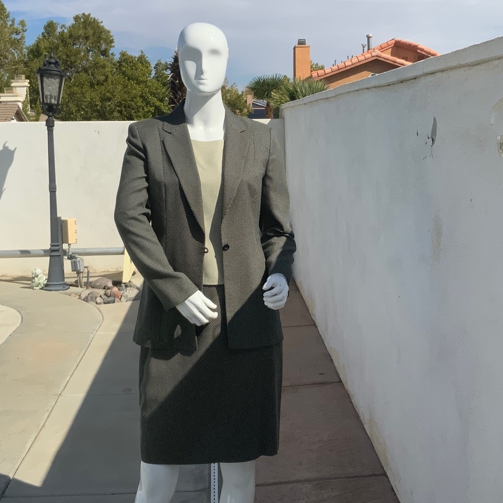 Jones New York Black/Cream Blazer and Skirt Set